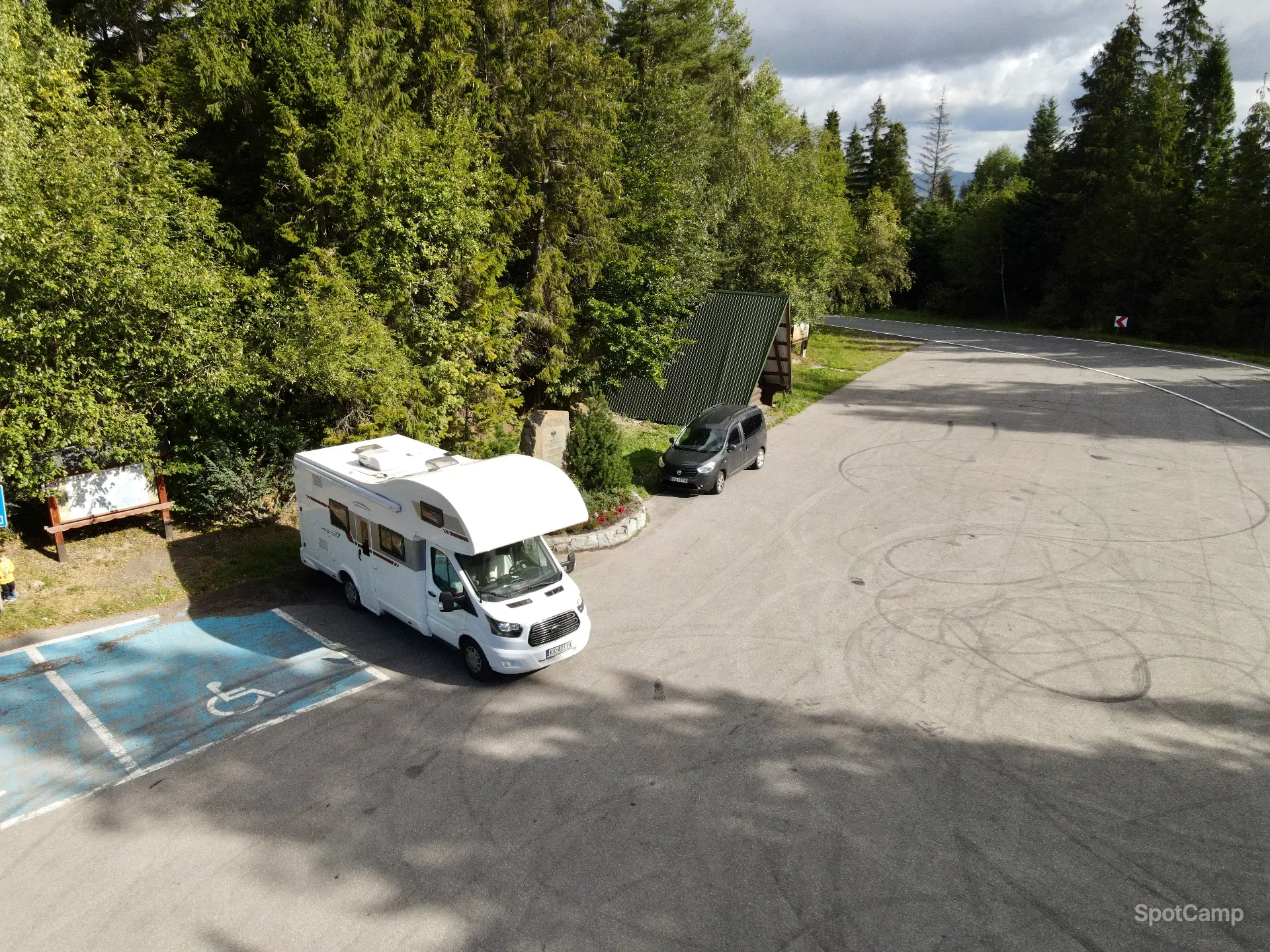 Parking Parking w Harkabuz w Droga Pod Lasem 34-721 Harkabuz