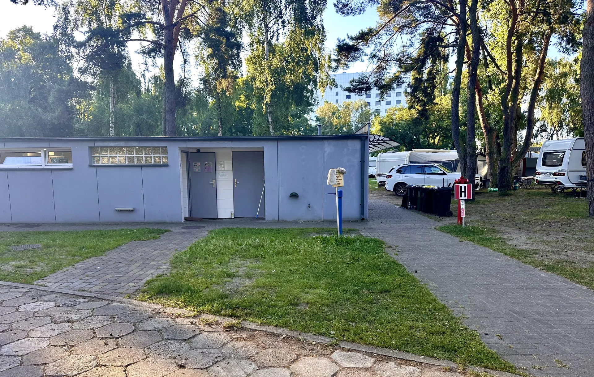 Kemping Camping Park 45 w Sopocie w ul. Bitwy pod Płowcami 73–79 — 5
