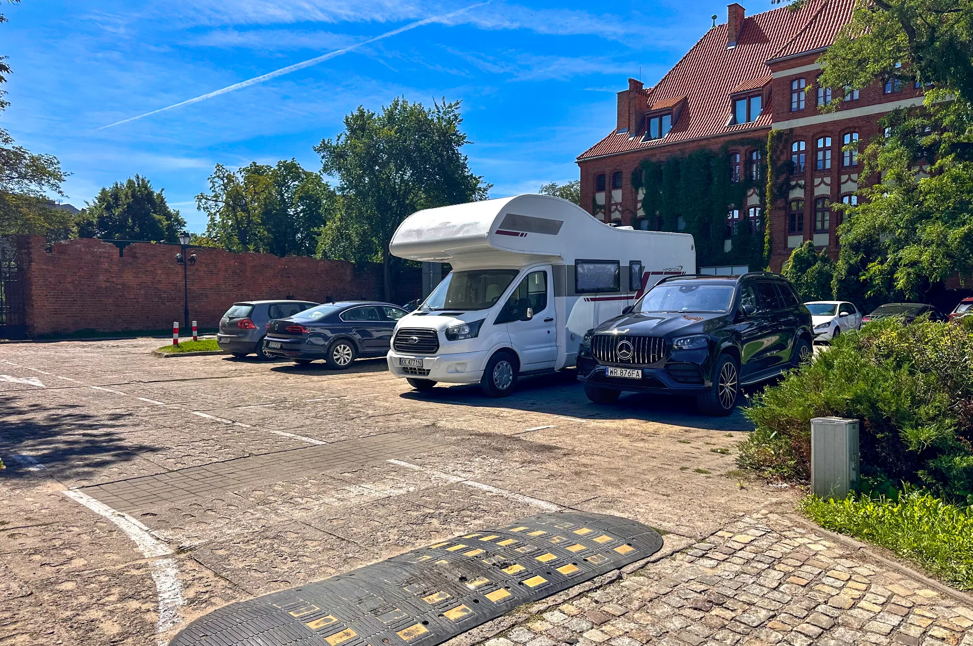 Parking Parking niestrzeżony płatny w Wały Generała Władysława Sikorskiego 8