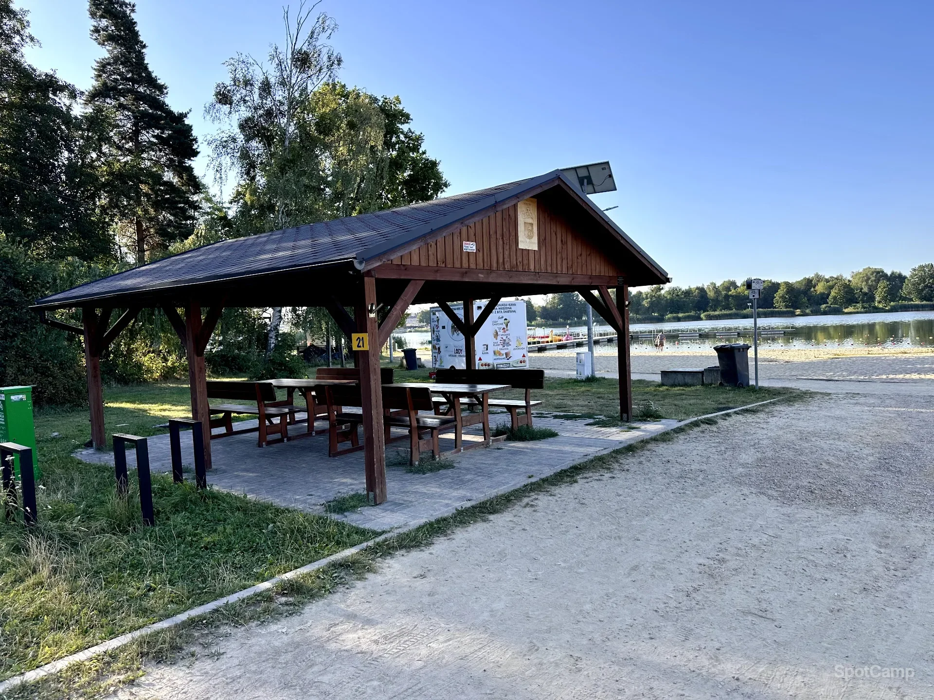 Kemping Parking przy jeziorze Blachownia w Cegielnia — 3