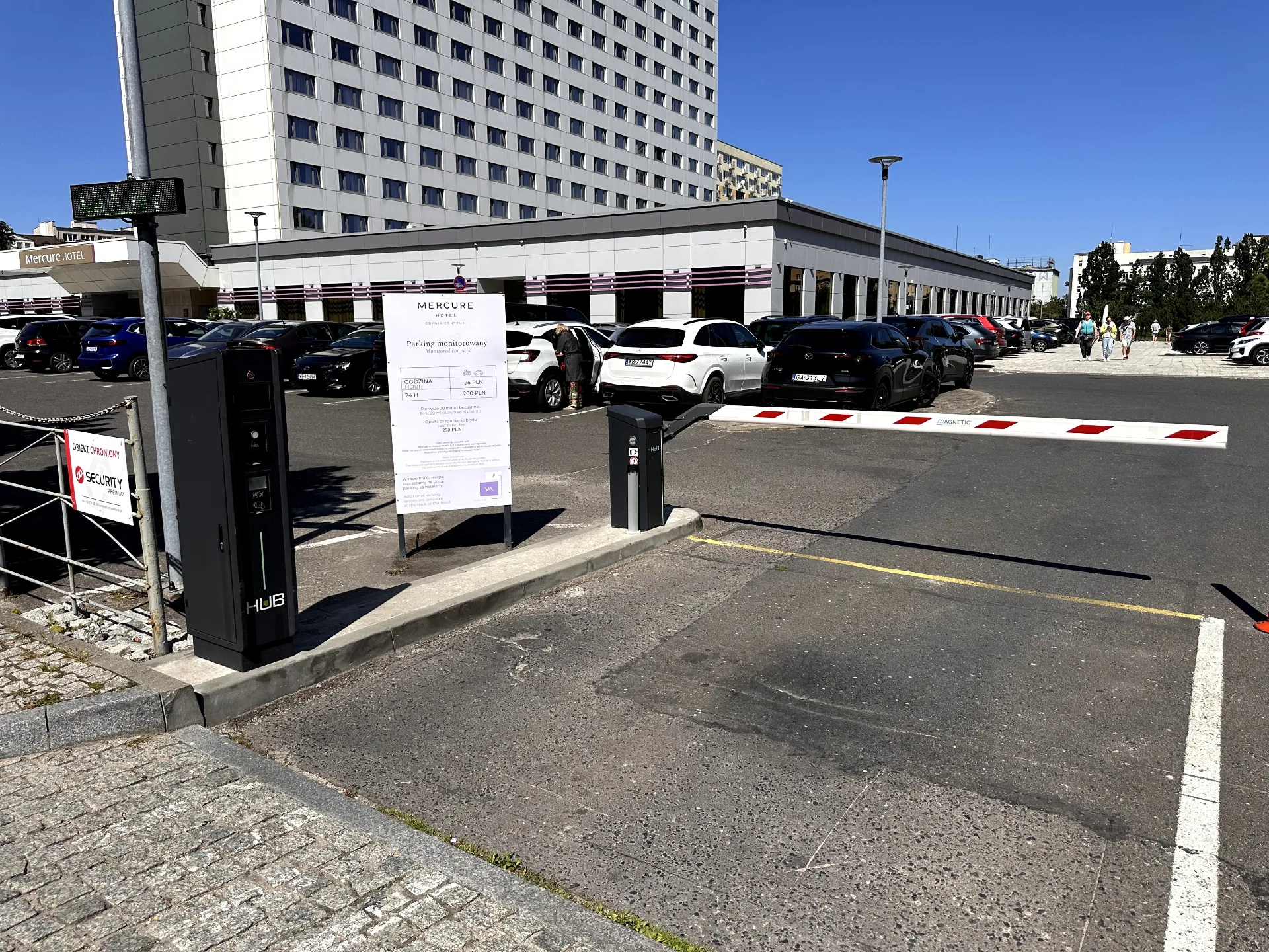 Parking Parking przy Hotelu Mercure w Armii Krajowej 22